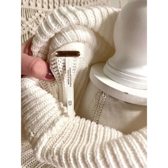 NWOT Free People Layer Cake Chunky Knit Sweater XS - Picture 6 of 7